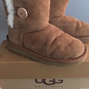 Girls Bailey Button Uggs